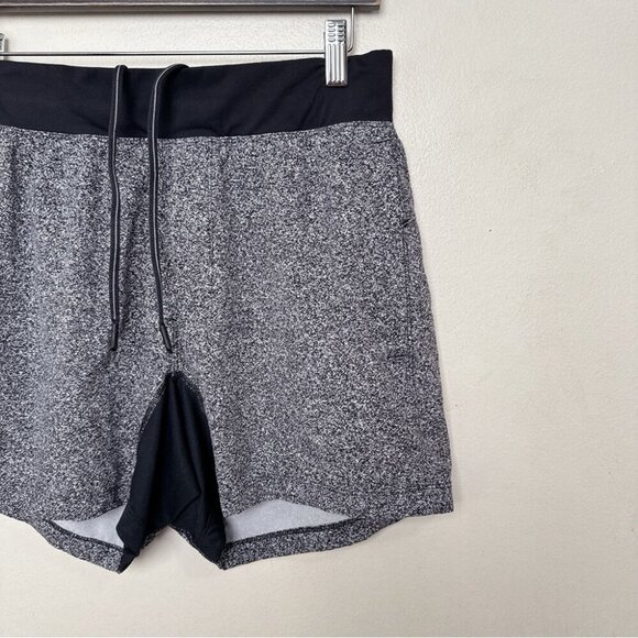 Lululemon Mens Medium T.H.E. Short Linerless 7" Carbon Mist Alpine - Picture 4 of 12